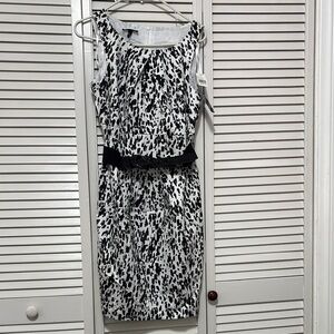 Black & White Printed Sleeveless Sheath Dress with Belt